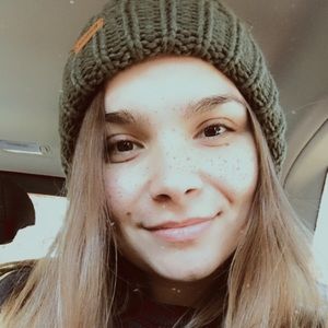 Meet your Posher, Kira